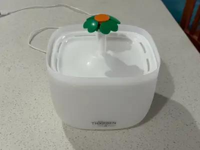 Fuente de agua para mascotas - miniatura 1