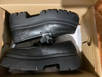 Zapatos negros con plataforma - miniatura 1