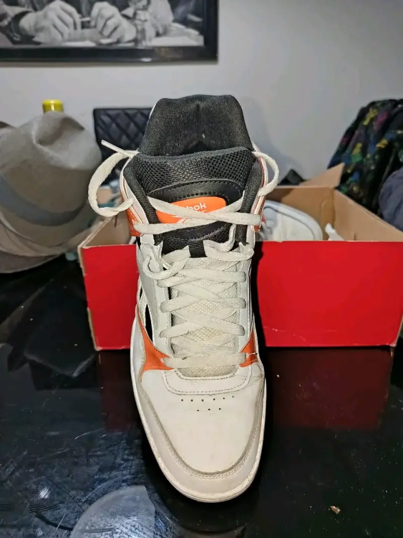 Zapatillas deportivas blancas y naranjas - 3