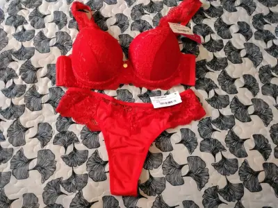 Conjunto de lencería rojo encaje - miniatura 1