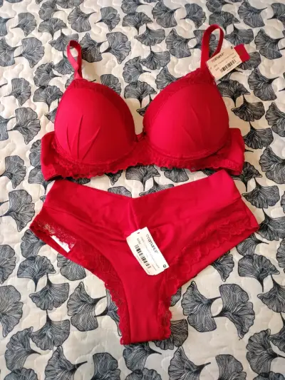 Conjunto de lencería rojo encaje - miniatura 2
