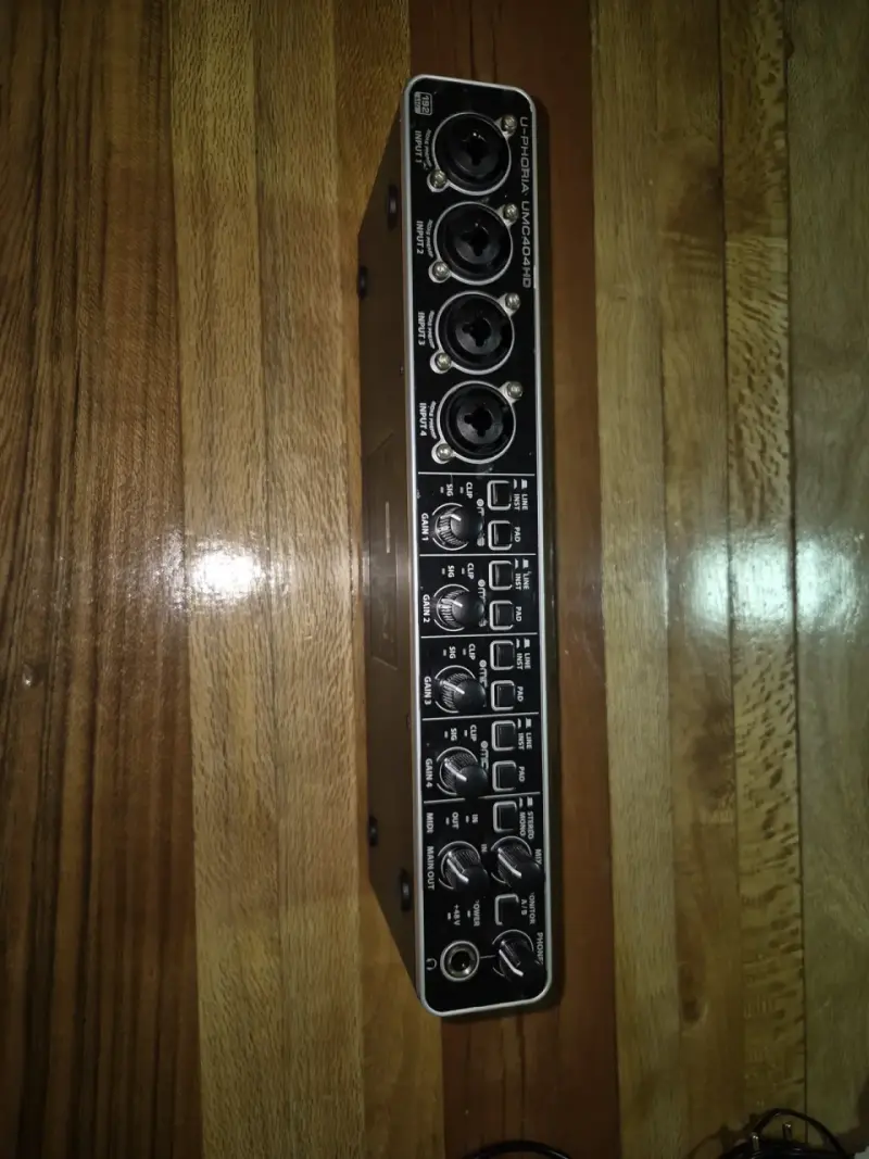 Interfaz behringer U-PHORIA UMC404HD - 8