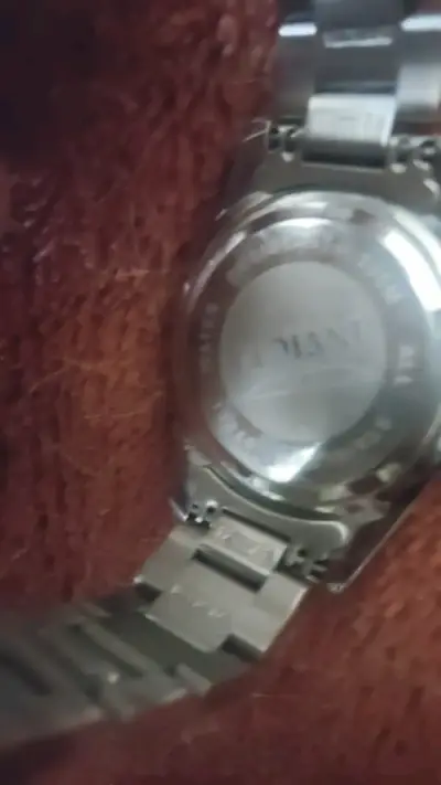 Reloj metálico plateado - miniatura 2