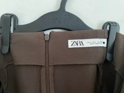 Falda Zara larga marrón con abertura - miniatura 4