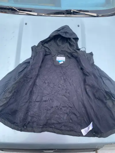 Chaqueta impermeable Columbia negra - miniatura 2