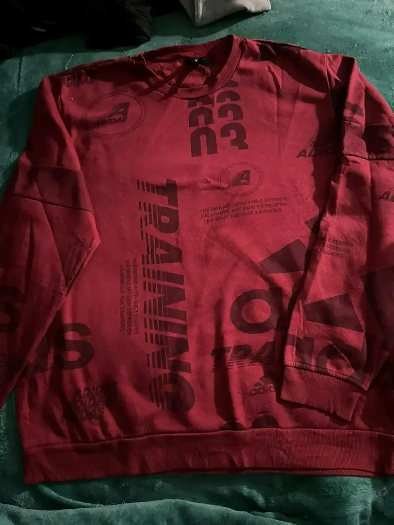 Polerón rojo Adidas estampado - 1