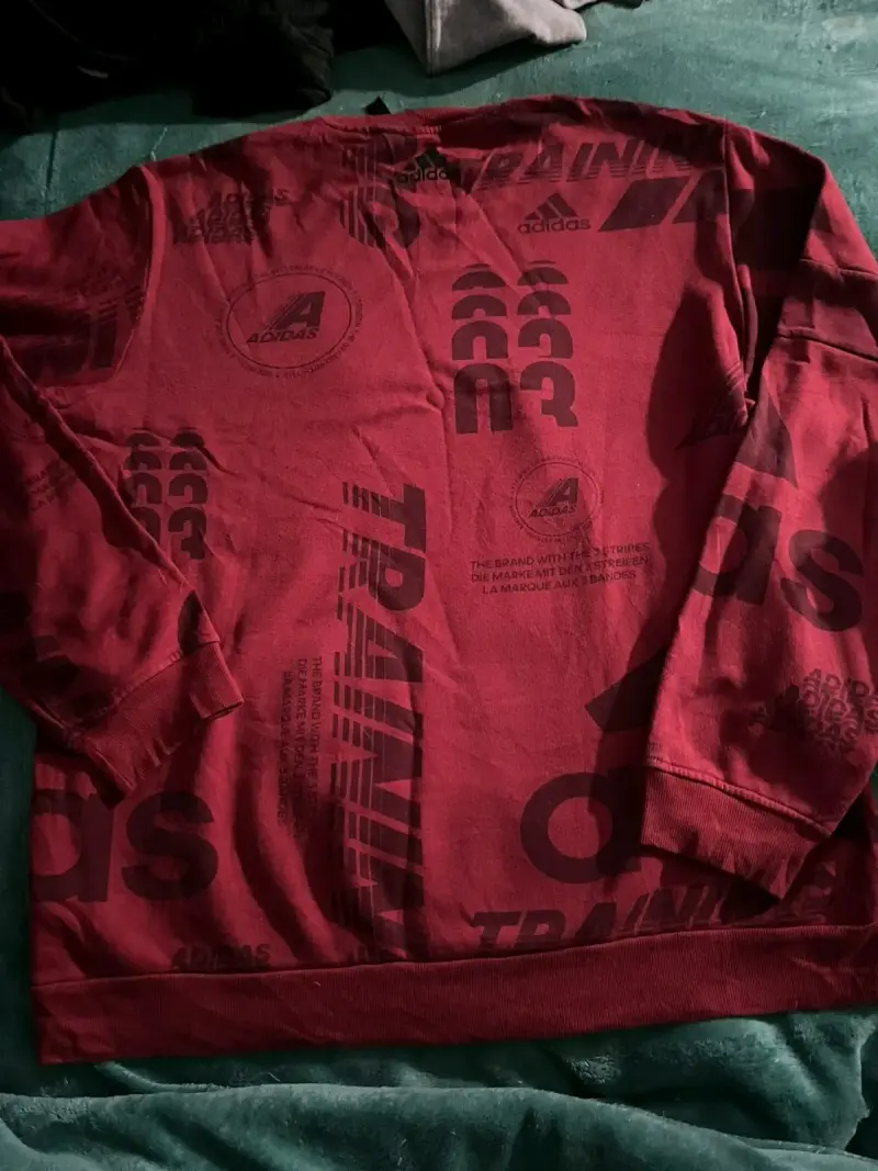 Polerón rojo Adidas estampado - 2