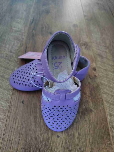 Zapatos morados de niña - miniatura 1