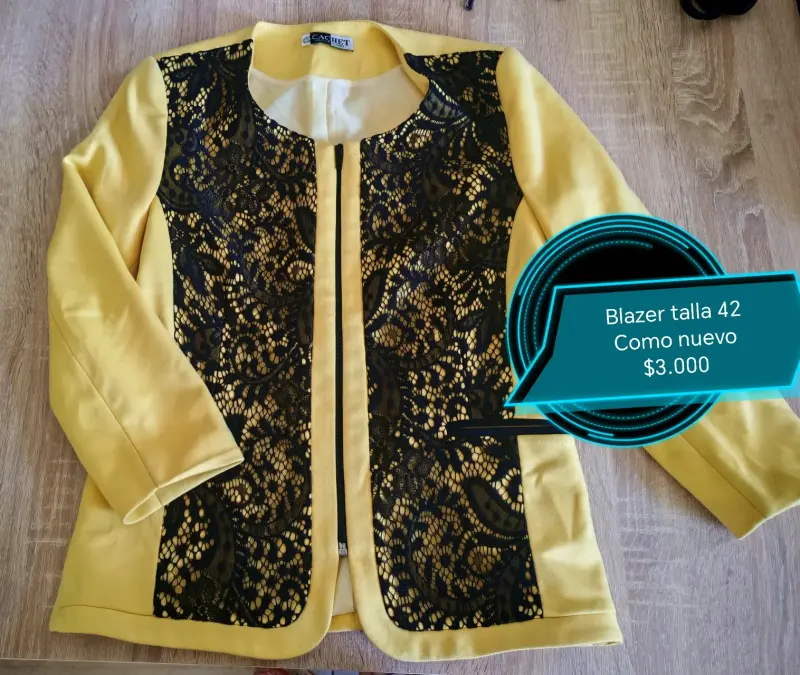 Blazer amarillo con encaje
