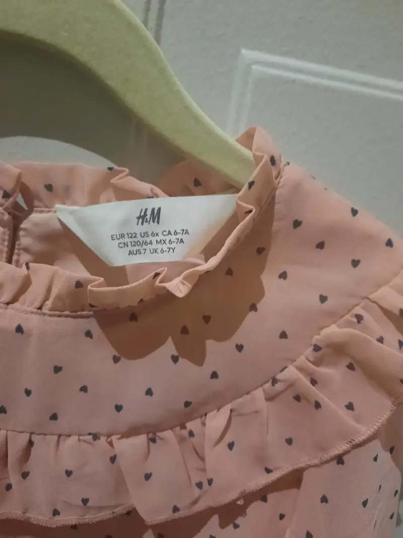 Vestido rosado con volantes - 3