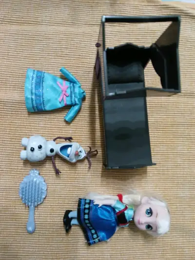 Set de muñecos Frozen - miniatura 2