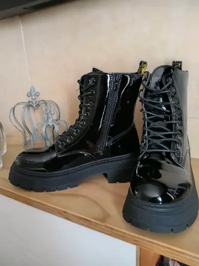 Botines negros de charol - miniatura 2