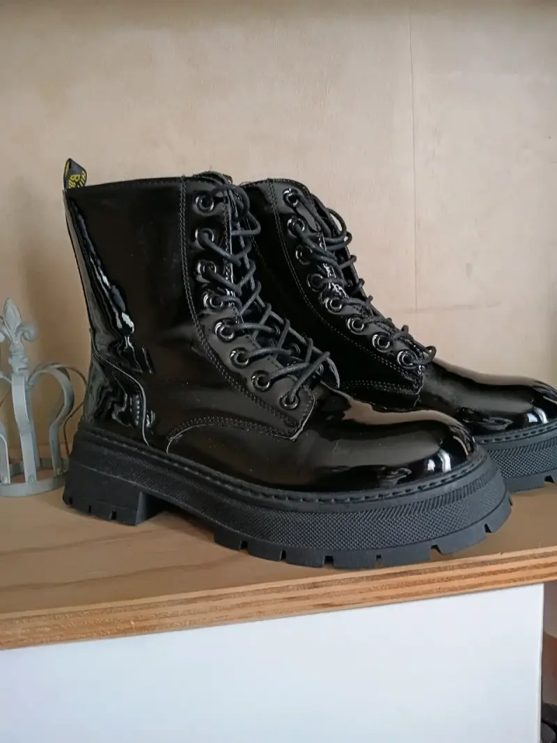 Botines negros de charol - 3