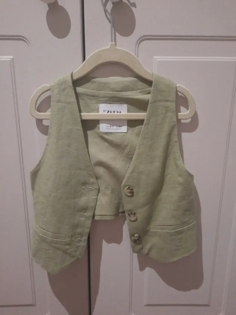 Chaleco verde oliva Zara