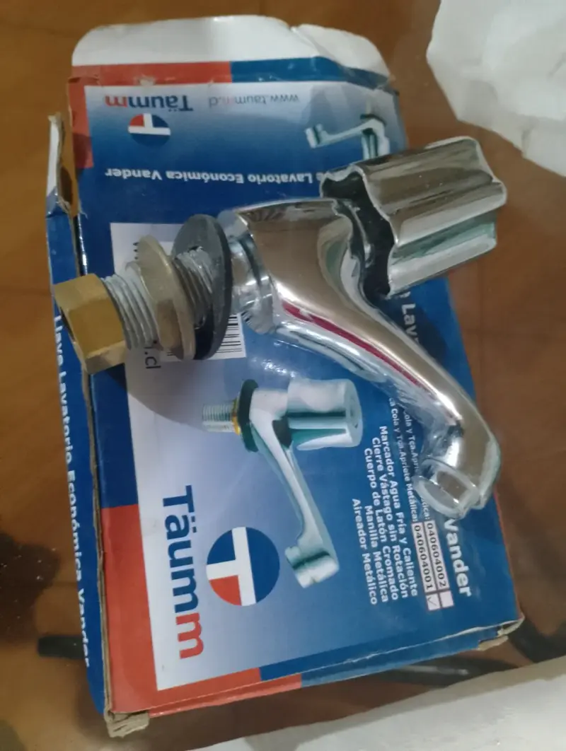Llave grifo cromada Taumm - 1