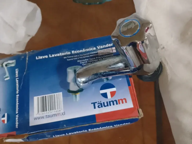 Llave grifo cromada Taumm - 4