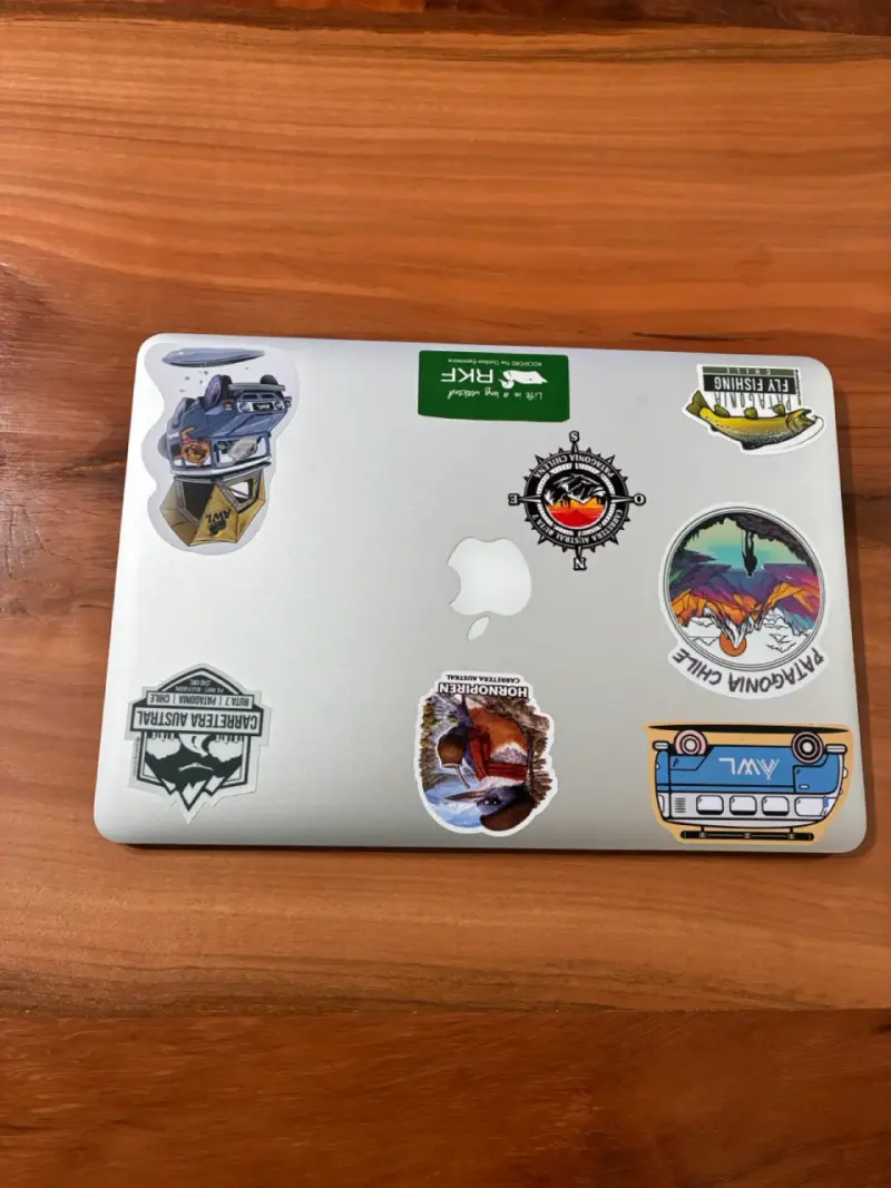 MacBook Air (13-inch, 2017) - 1