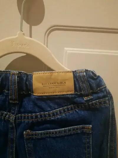 Jeans de mezclilla azul para niña - miniatura 3