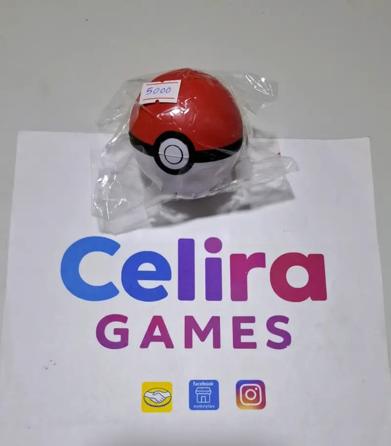 Pokebola de juguete con envoltorio
