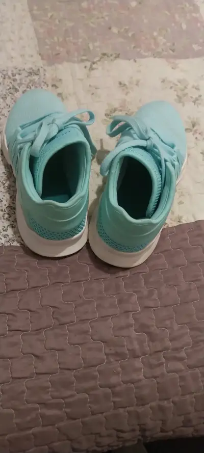 Zapatillas deportivas celestes Adidas - miniatura 2