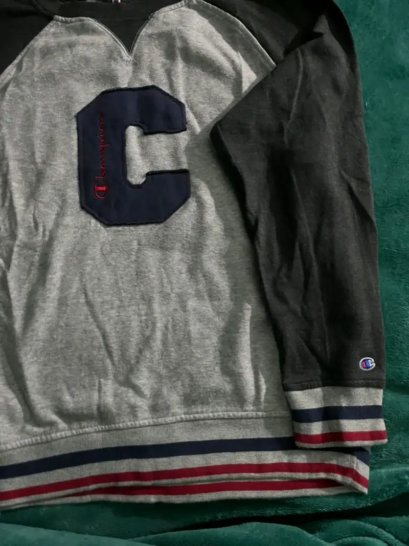 Polerón Champion gris y negro - 2