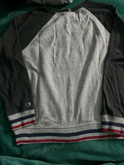 Polerón Champion gris y negro - miniatura 5