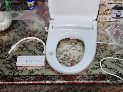 Asiento de inodoro con bidet eléctrico - miniatura 4