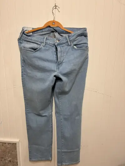 Jeans azul claro de mezclilla - miniatura 1