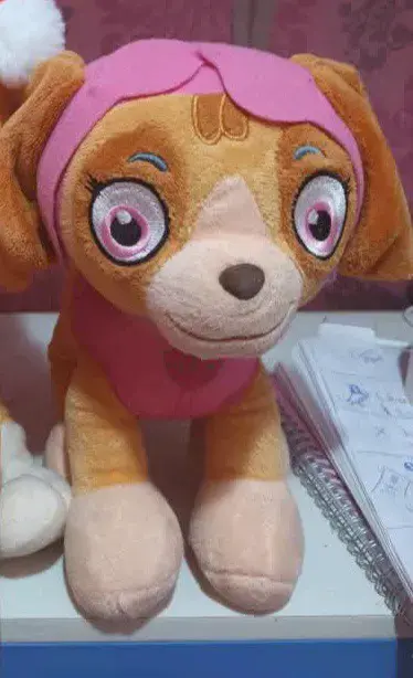 Peluche de perro Skye rosa