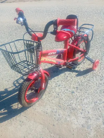 Bicicleta infantil roja con canasto - miniatura 1