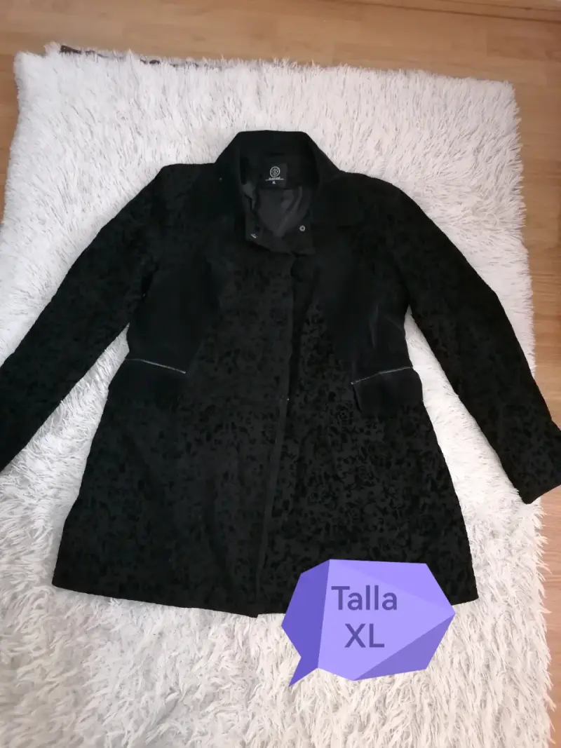 Abrigo negro estampado XL - 1