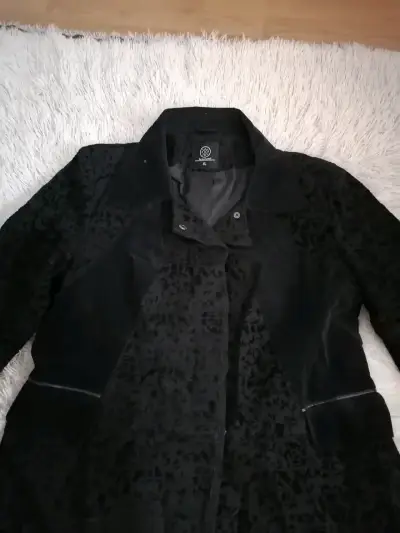 Abrigo negro estampado XL - miniatura 2
