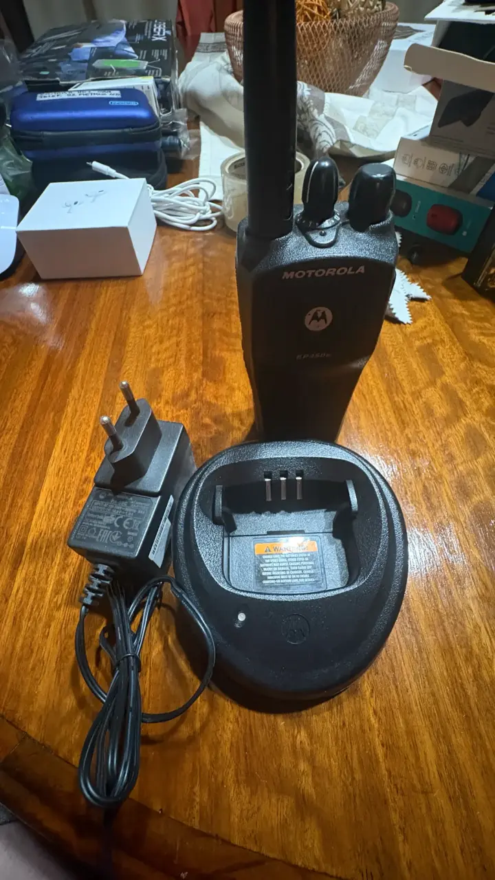 Radio Motorola EP450s con base - 2