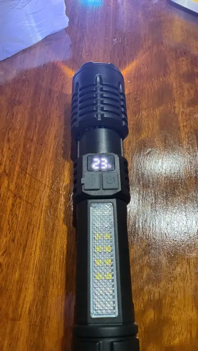 Linterna de zoom multifuncional - miniatura 3