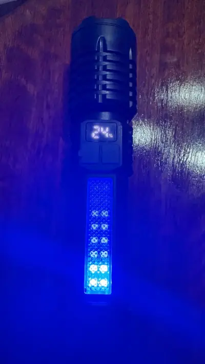 Linterna de zoom multifuncional - miniatura 4