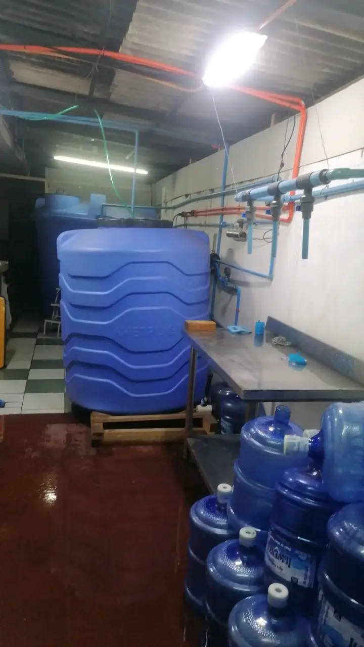 Botellas grandes de agua - 6
