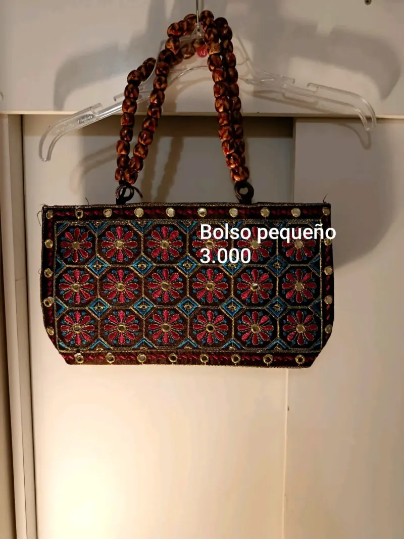 Bolso pequeño bordado