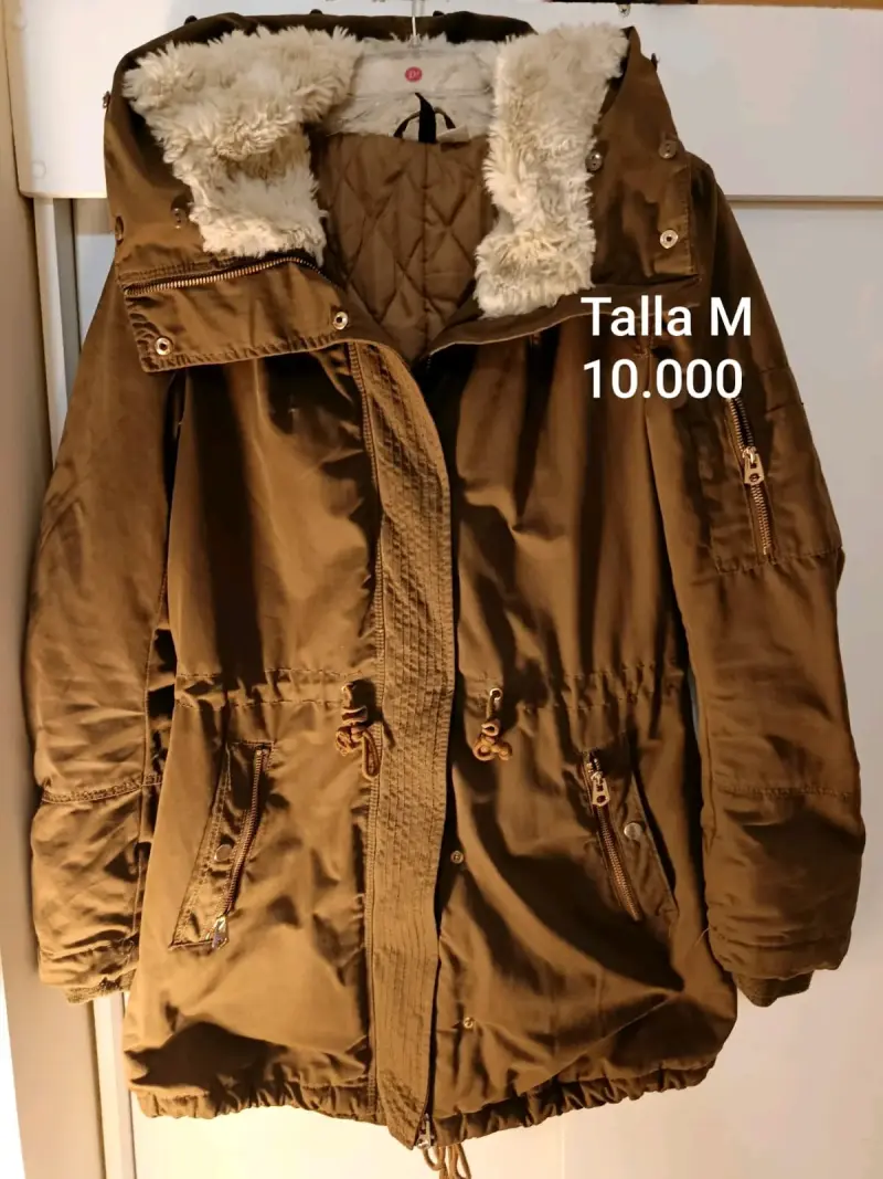 Parka marrón con capucha M