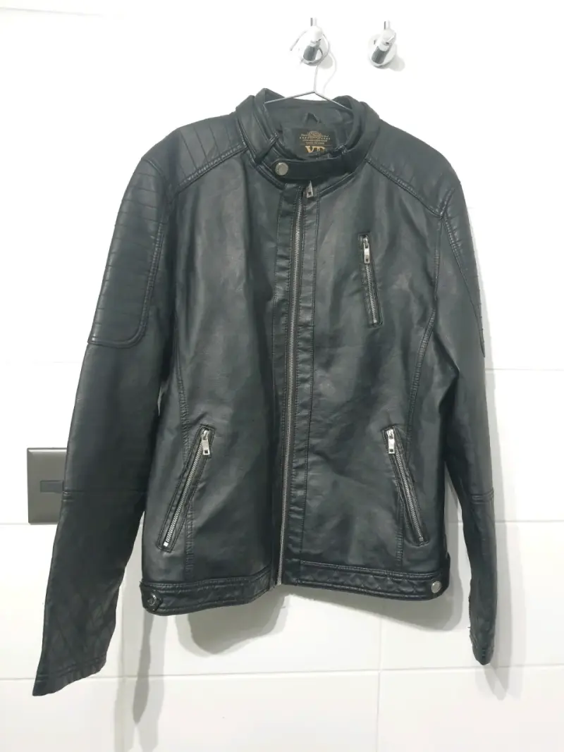 Chaqueta de ecocuero negra y café - 1