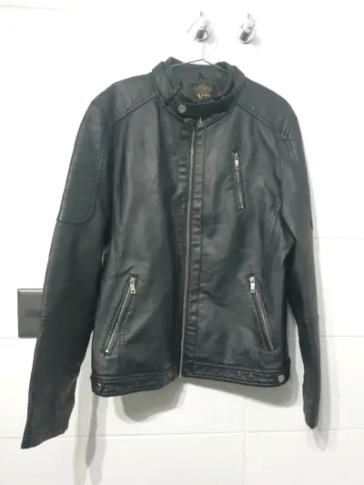 Chaqueta de ecocuero negra y café - miniatura 1