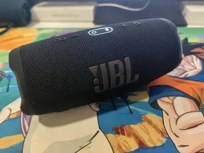 Parlante JBL portátil negro Charge 5 - miniatura 3