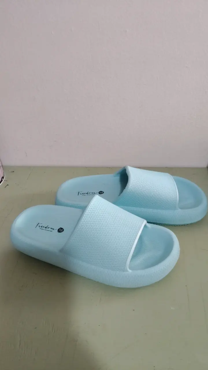 Sandalias de tacón café abiertas - 2