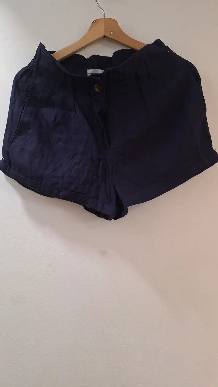 Short negro de tela ligera - 6