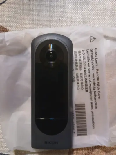 Cámara Ricoh Theta X 360° - miniatura 2