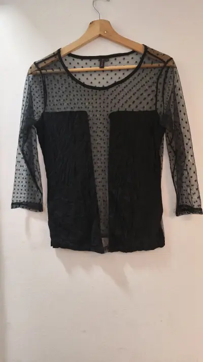 Blusa negra de encaje - miniatura 5