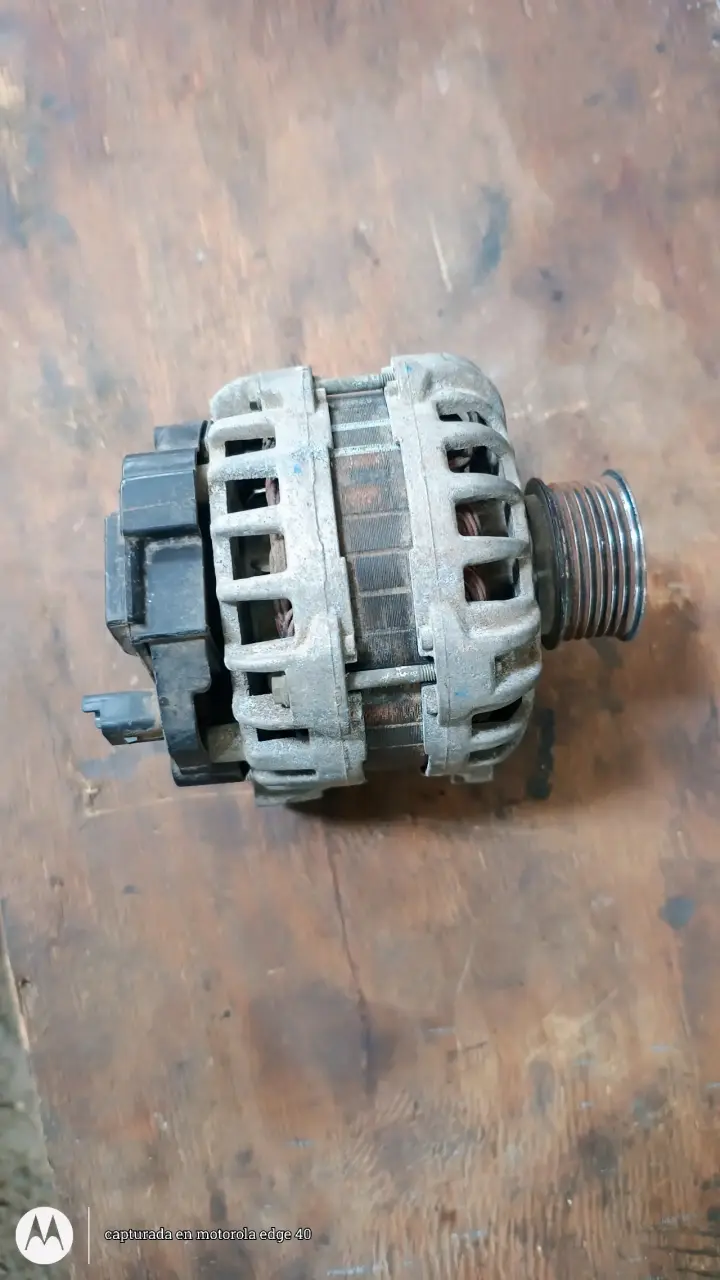 Alternador de auto usado - 3