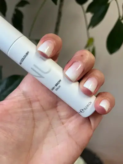 Sérum para pestañas y cejas - miniatura 4