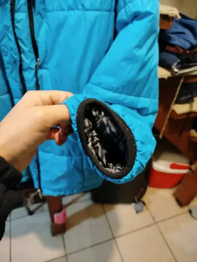 Chaqueta azul acolchada - miniatura 4