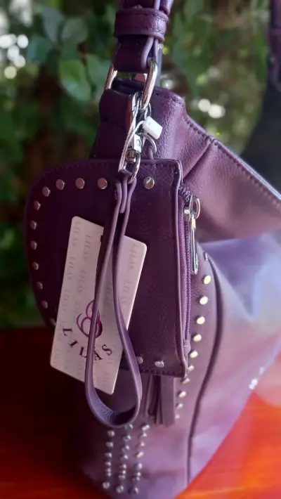 CARTERA marca LILÁS, ecocuero con tachas - miniatura 3