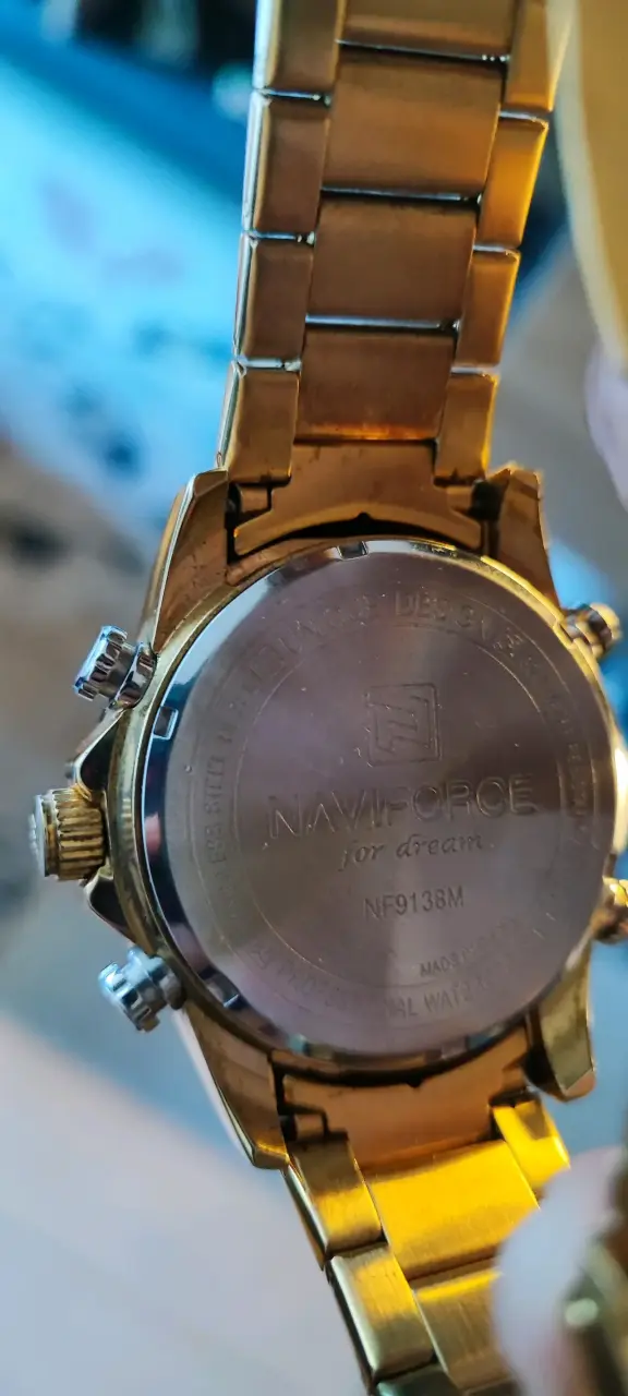 Reloj dorado Naviforce - 5